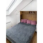 Kornelia Apartament *
